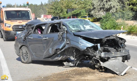 Hurdaya dönen otomobilin sürücüsü hafif yaralandı