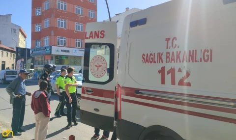 Minibüse tekme atmak isteyen alkollü sürücü, düşüp belini kırdı