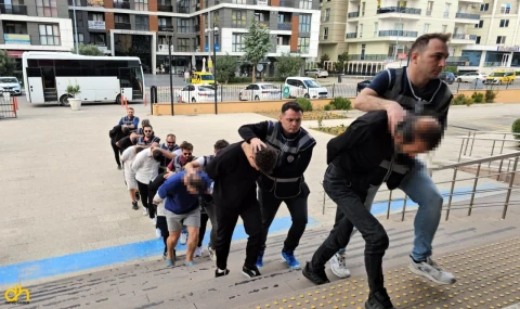 Şehit ailesini dolandıran 11 şüpheli adliyede