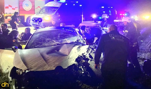 2 otomobilin çarpıştığı kazada 4 kişi yaralandı