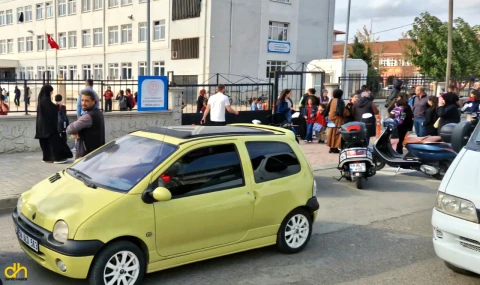 Depremin ardından Marmarereğlisi’nde okullar boşaltıldı