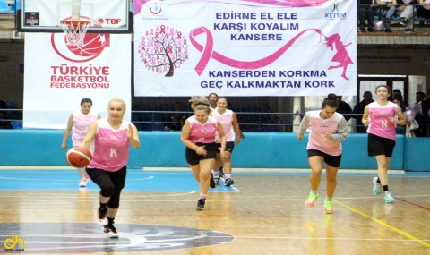 Kadınlardan, meme kanserine farkındalık için basketbol maçı