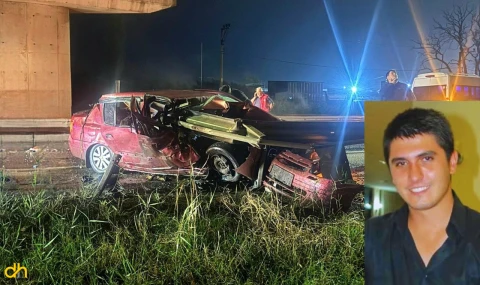 Otomobilin bariyere çarptığı kazada 2 kişi ölü, 1 kişi yaralandı