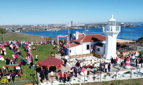 Restore edilen 168 yıllık deniz feneri törenle açıldı