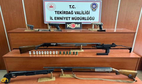 Tekirdağ’da kaçak eşya ve silah ele geçirildi