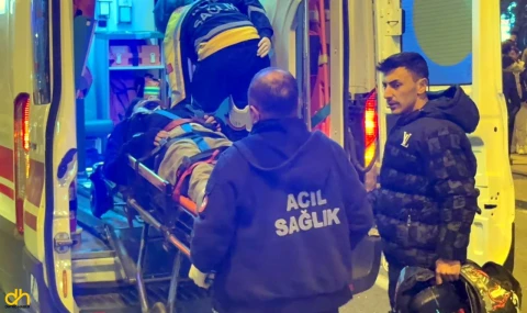 2 kişinin yaralandığı kazada otomobil ile motosiklet çarpıştı