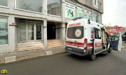 Merdivenlerden düşüp, ağır yaralandı