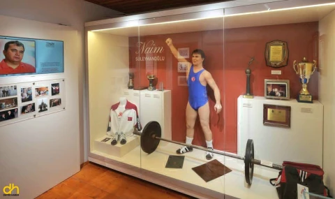 Naim Süleymanoğlu’nun müzeye dönüştürülen evi, Bulgaristan’da törenle açıldı