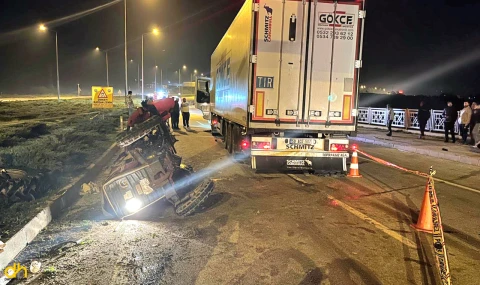 TIR ile çarpışan traktörün sürücüsü ve eşi öldü
