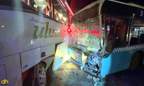 Yolcu otobüsü ile halk otobüsü çarpıştı; 9 yaralı