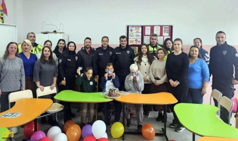 Şarköy’de polisten özel çocuklara hediye