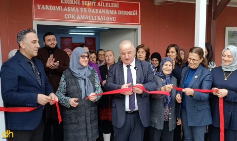 Şehit yakınları, kağıt ipten örgü çanta yapmayı öğreniyor