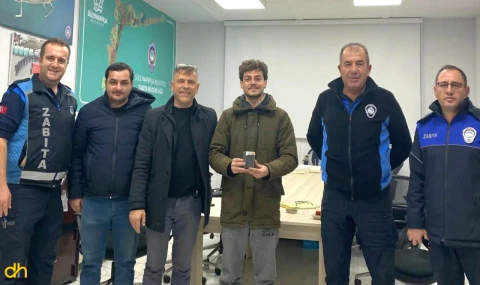 Yanlışlıkla konteynere attığı cüzdanı, çöp kamyonunda bulundu