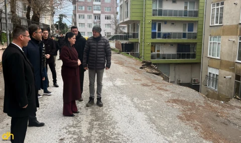 Başkan Gencan: “İstinat duvarı çöken 2 bloklu bina tahliye edildi”