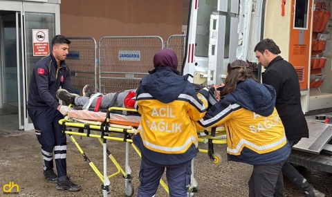 Devrilen kamyonun sürücüsü yaralandı