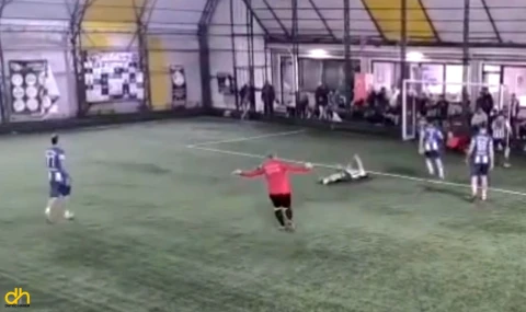 Halı sahada dili boğazına kaçan futbolcuyu maçın hakemi kurtardı