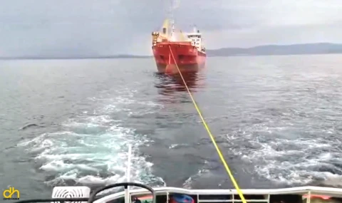 Boğazda arıza yapan gemi limana demirlendi