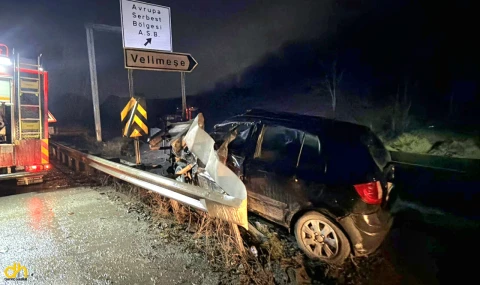 Otomobil bariyere çarptı, sürücü yara almadan kurtuldu