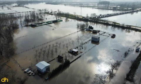 Vali Sezer, taşan Meriç Nehri’nde incelemelerde bulundu
