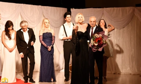 Çocuk kıyafeti getirdiler, oyunu ücretsiz izlediler