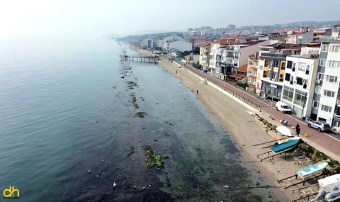 Deniz 7 metre çekildi; ‘Kral Yolu’ ortaya çıktı