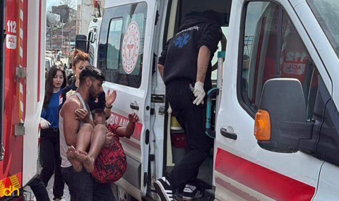 Ev yangına müdahaleyi izleyen çocuk, köpek saldırısında yaralandı