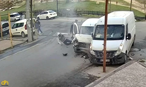 İki aracın çarpıştığı kazada 4 kişi yaralandı