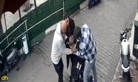 Boğazına oyuncak parçası kaçan çocuğu Heimlich manevrası ile kurtardı