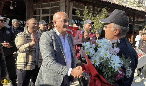 Kavga ihbarına giden polislere sürpriz karşılama