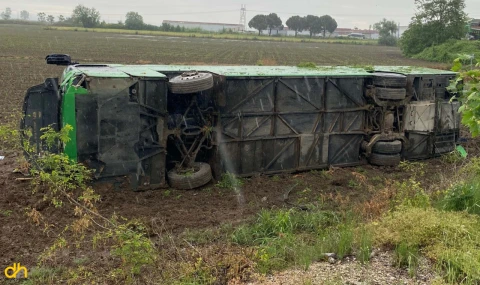 Çanakkale’de otobüs devrildi; yaralılar var