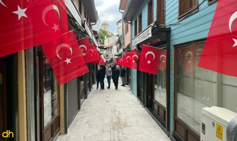 Restorasyonu tamamlanan ‘en dar’ çarşı açıldı