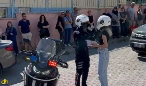 Kimliğini unutan ve yanlış okula giden öğrencileri, motosikletli polisler sınava yetiştirdi