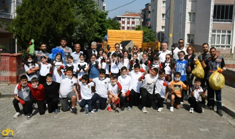 Miniklerden ‘ders’ gibi temizlik