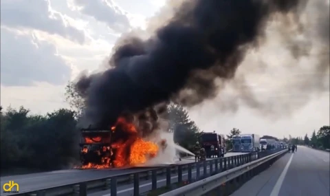 Moldova plakalı TIR, kullanılamaz hale geldi