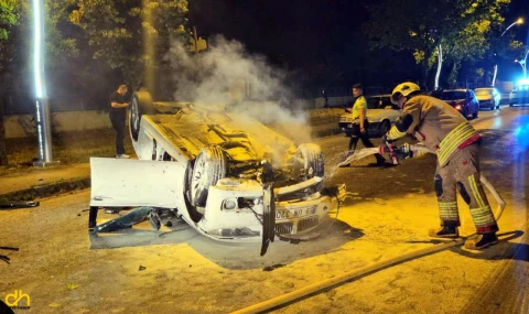 Otomobil refüje çarpıp takla attı, 2 yaralı