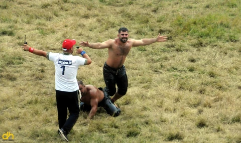 Başpehlivan Erkan Taş oldu