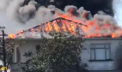 Evlerinin yanışını ağlayarak izlediler