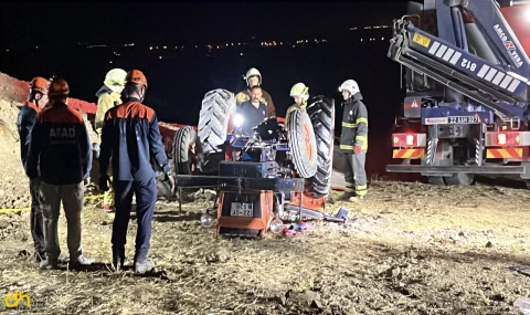 Devrilen traktörün altında kalan çift, yaşamını yitirdi