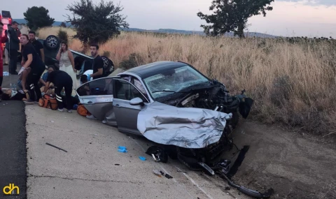 Otomobillerin çarpıştığı kazada, ölü sayısı 2’ye yükseldi