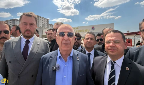 Ümit Özdağ,  Sinem Dedetaş ile Oğuzhan Uğur’u ziyaret etti