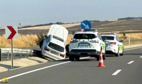 Gurbetçi aile kaza yaptı; 4 kişi yaralandı
