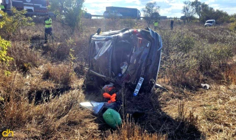 Takla atarak devrilen otomobilde 1 kişi yaşamını yitirdi, 2 kişi yaralandı