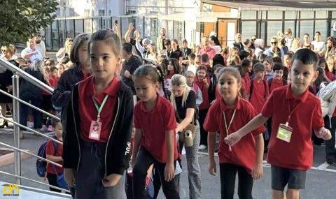 217 bin 800 öğrenci ders başı yaptı