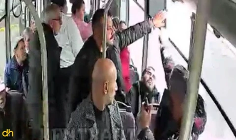 Midibüste epilepsi nöbeti geçiren yolcuya ilk müdahaleyi sürücüler yaptı